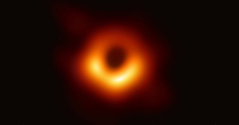 Black hole ရဲ့ ဓါတ်ပုံ